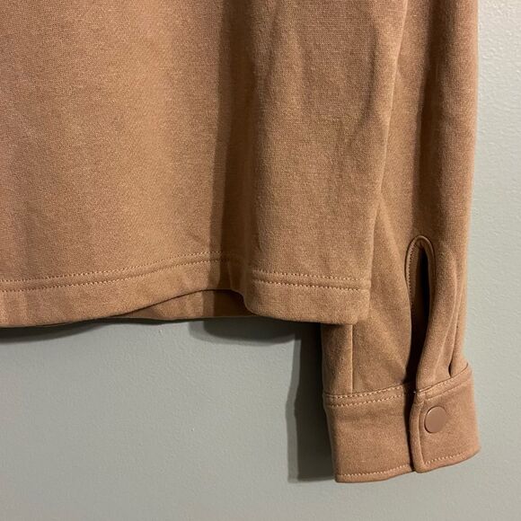 😊 3/$30 
Hippie Rose Buttoned Sweatshirt Sz L Cropped Boxy Tan Mocha Frappe EUC - Picture 13 of 14